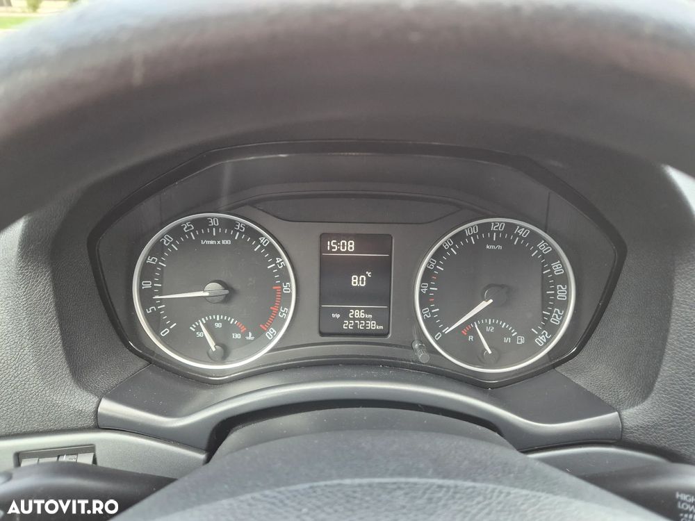 Skoda Octavia 1.6 TDI Ambiente - 6