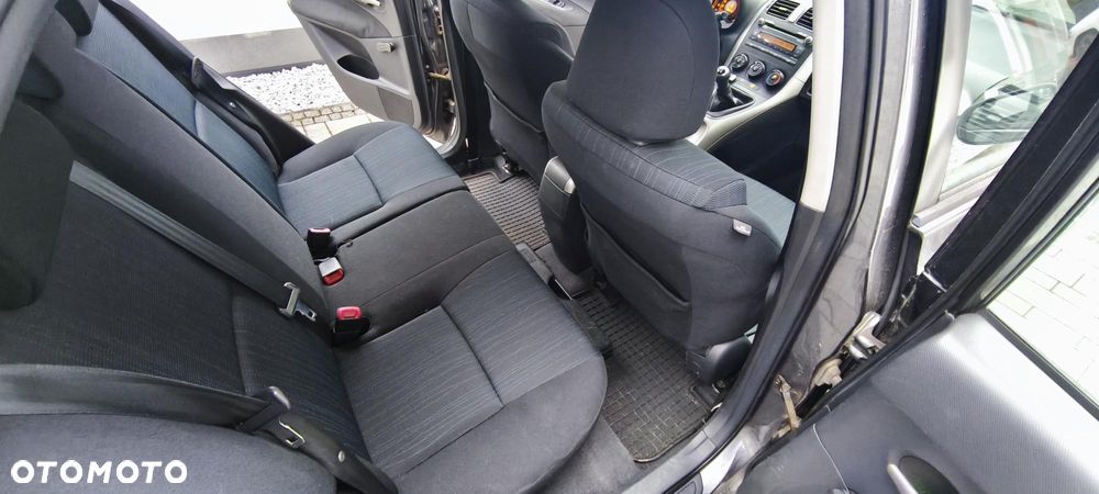 Toyota Auris 1.4 D-4D - 14