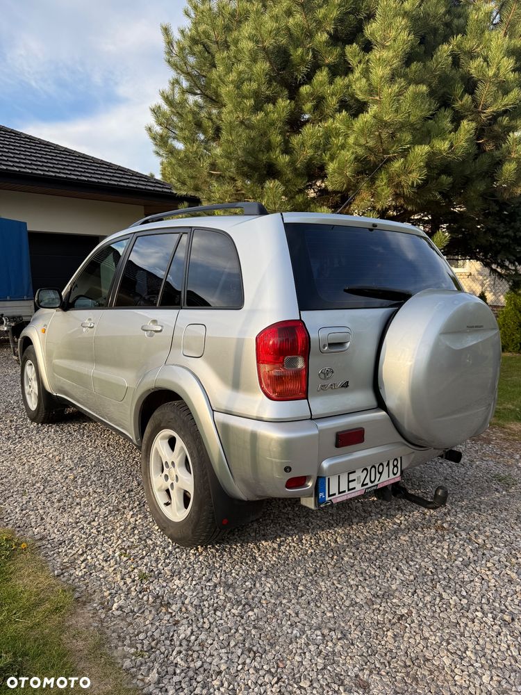 Toyota RAV4 2.0 D-4D 4x4 - 4