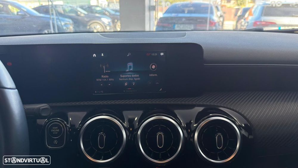 Mercedes-Benz CLA 180 - 9