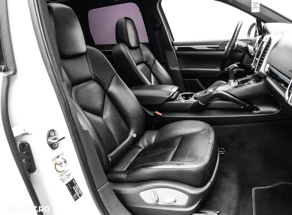 Porsche Cayenne - 15