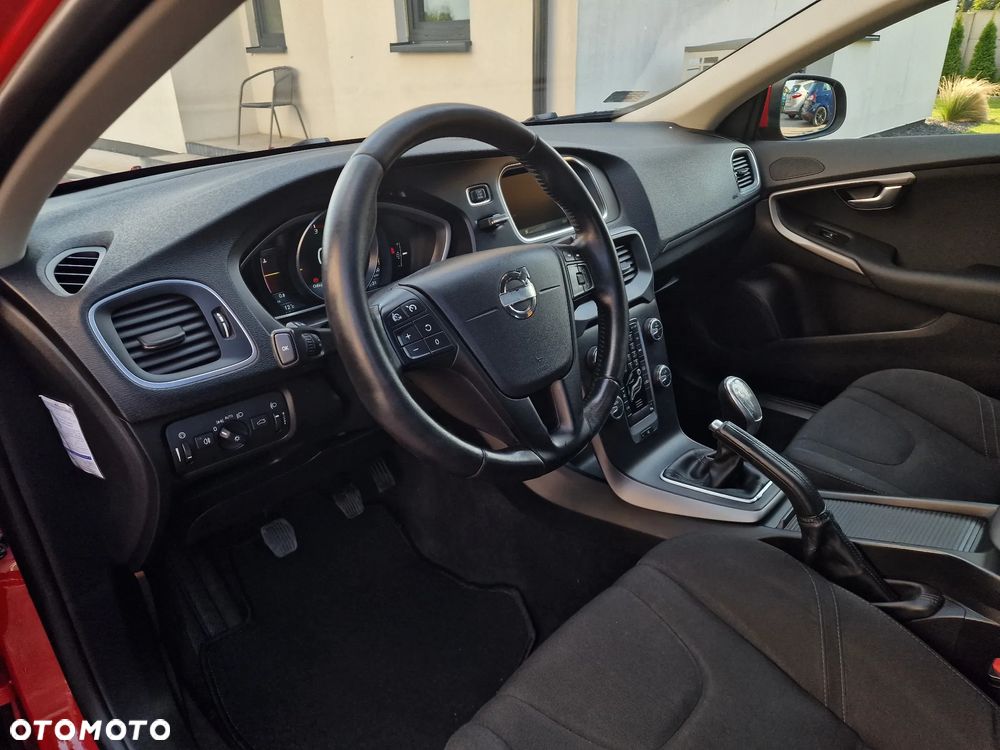 Volvo V40 D2 R-Design - 5