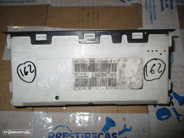 Display Relogio 9642824677A00 PEUGEOT PARTNER 2004 CITROEN BERLINGO 1 FASE 2  2003 1.9D 70CV 3P BRANCO PEUGEOT PARTNER 2003 1.9D 70CV 4P BRANCO - 2