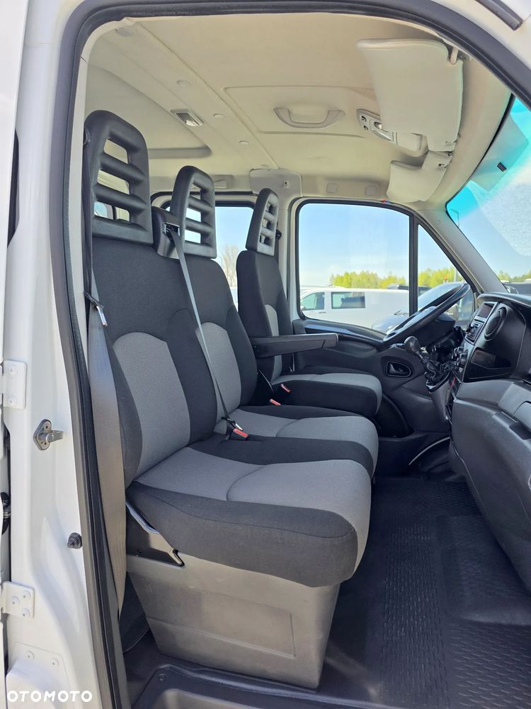 Iveco 35C17 3,0 HPI 170 KONNA DOKA BRYGADÓWKA 7 OSOBOWA 3,2M SKRZYNIA 130T/KM PRZEBIEGU GWARANCJA BLIŻNIAKI DO 3,5T WEBASTO - 22