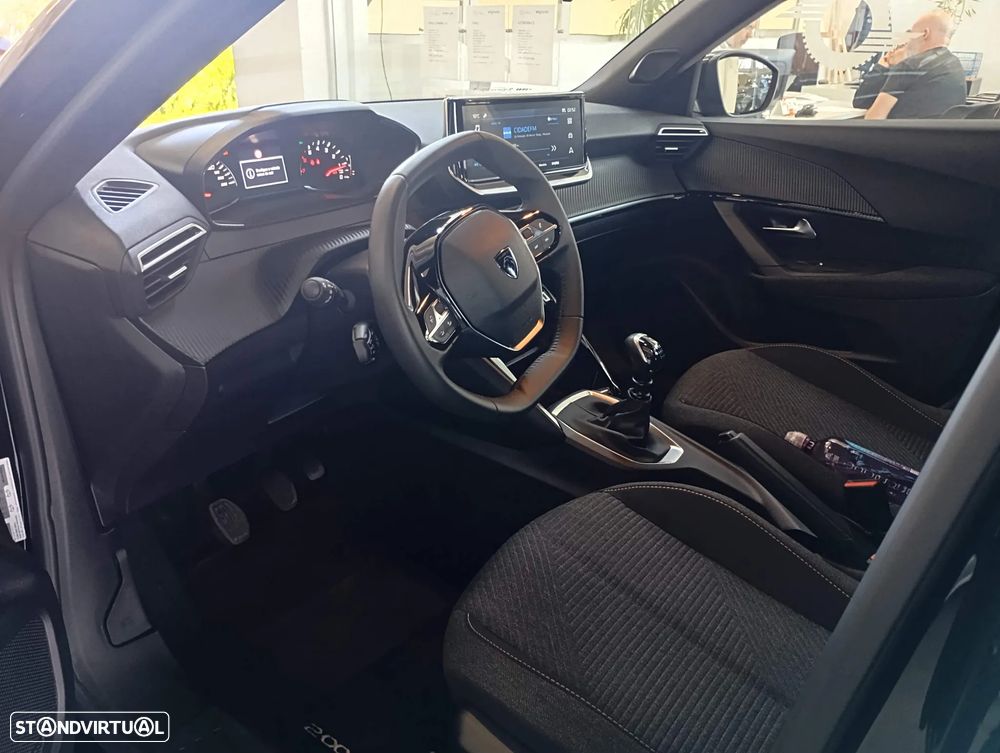Peugeot 2008 1.2 PureTech Style - 4