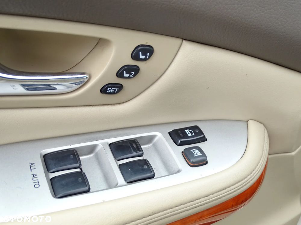 Lexus RX Lux - 17