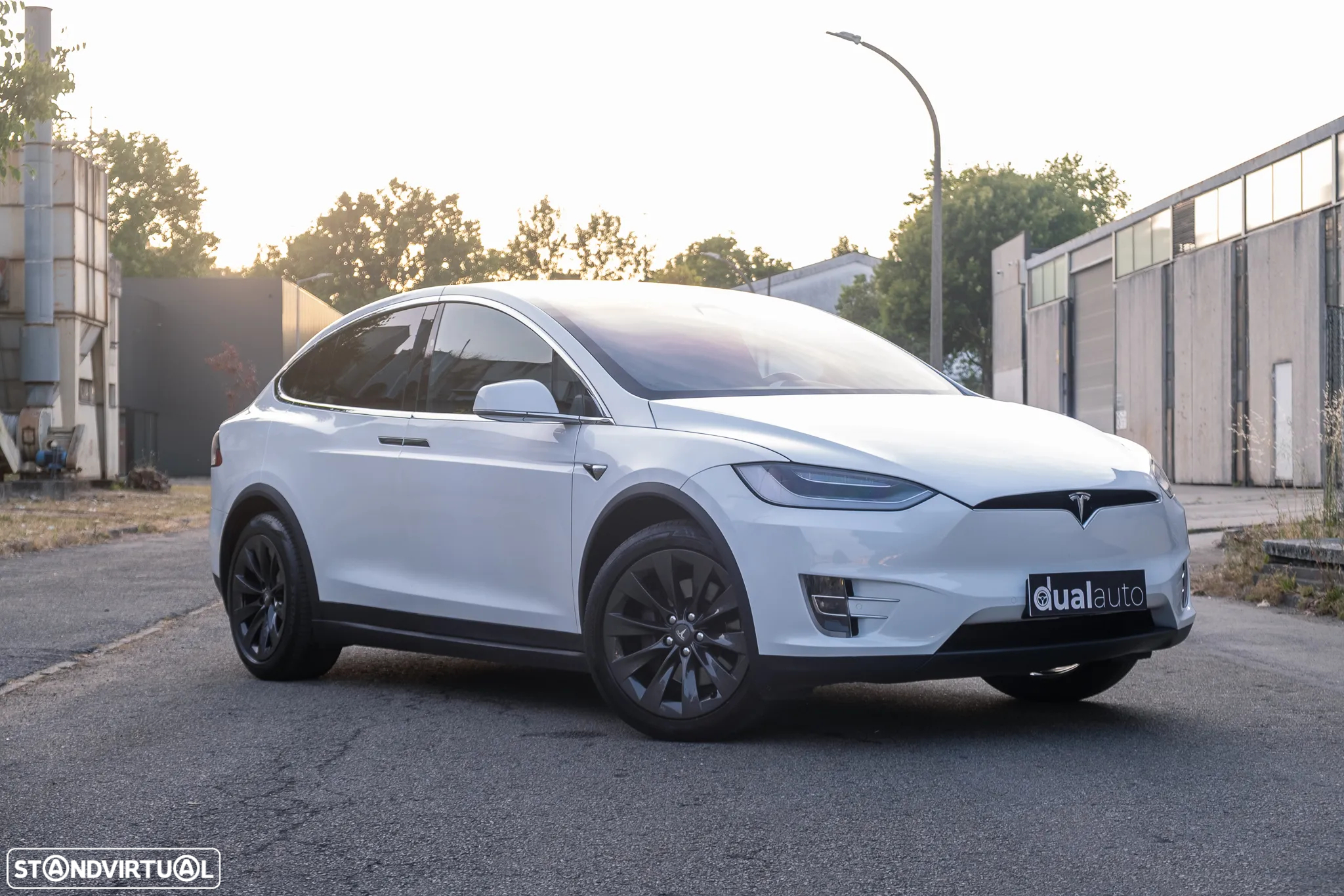 Tesla Model X 100 kWh Long Range AWD - 2