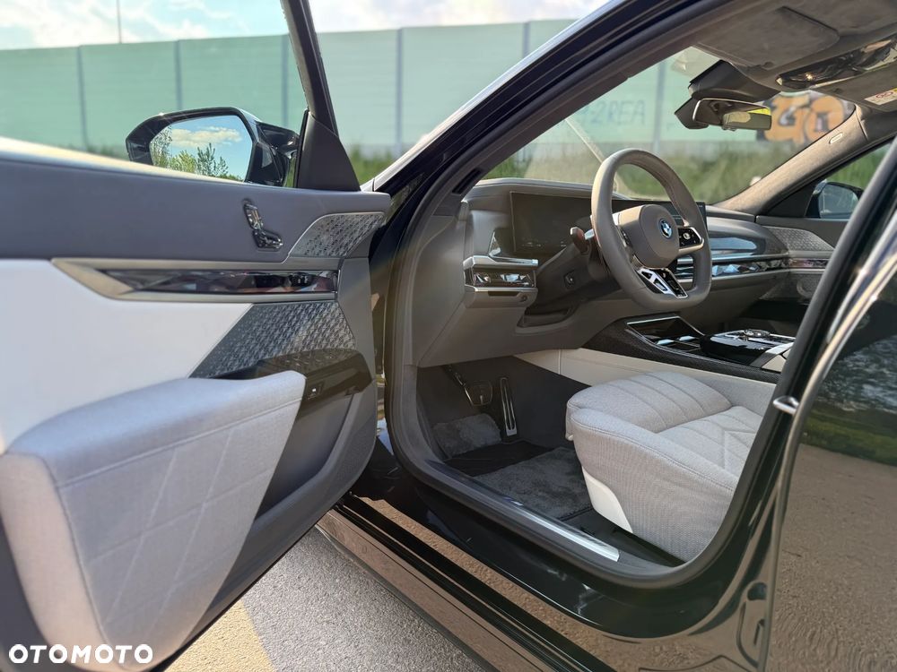 BMW Seria 7 M760e PHEV xDrive sport - 21