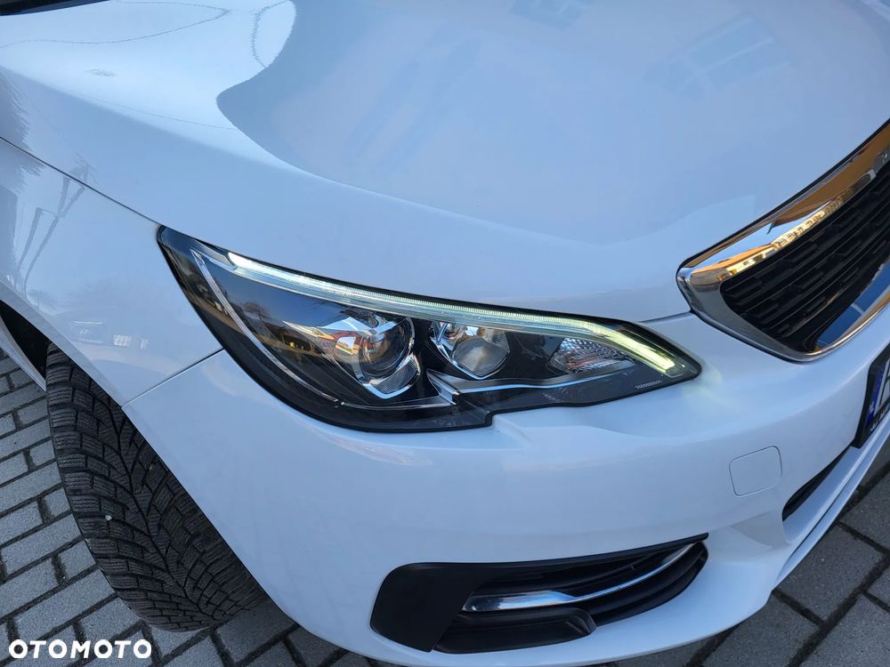 Peugeot 308 BlueHDi 130 Black Edition - 11