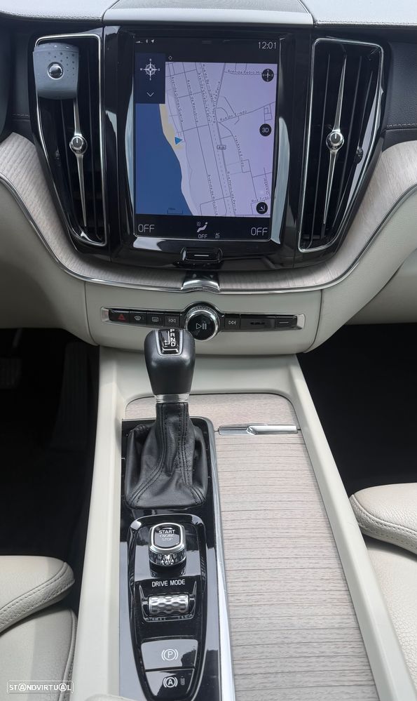 Volvo XC 60 2.0 D4 Inscription AWD Geartronic - 13