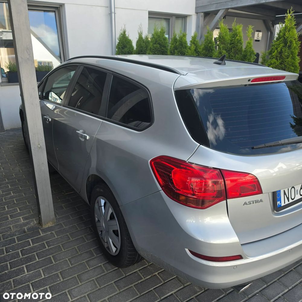Opel Astra 2.0 CDTI Enjoy - 2