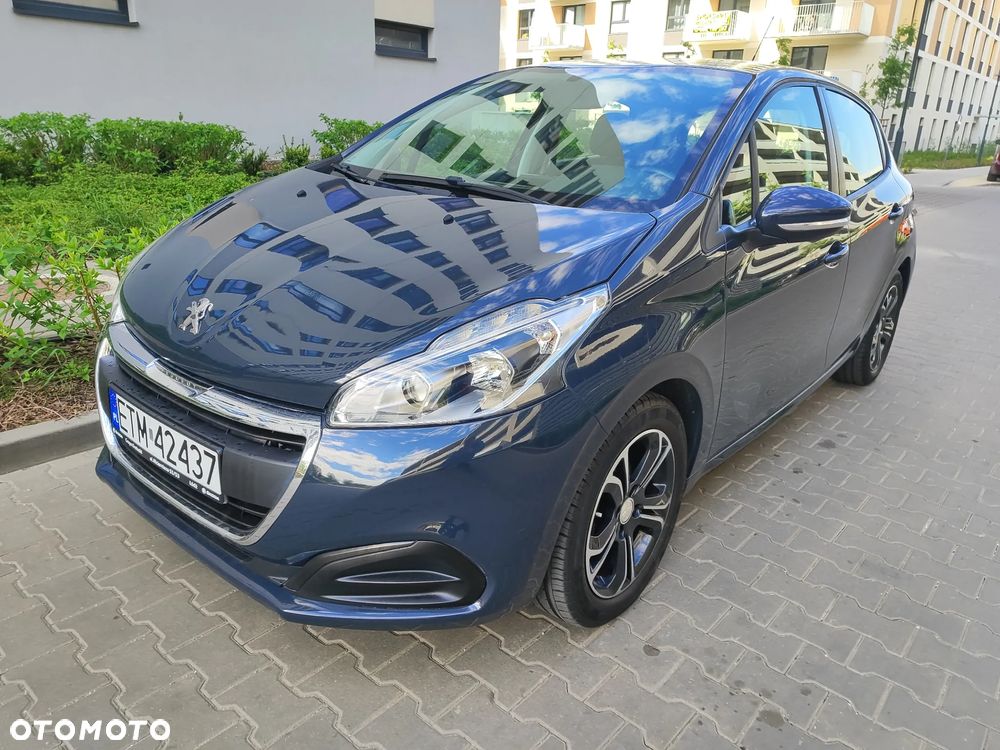 Peugeot 208 - 1