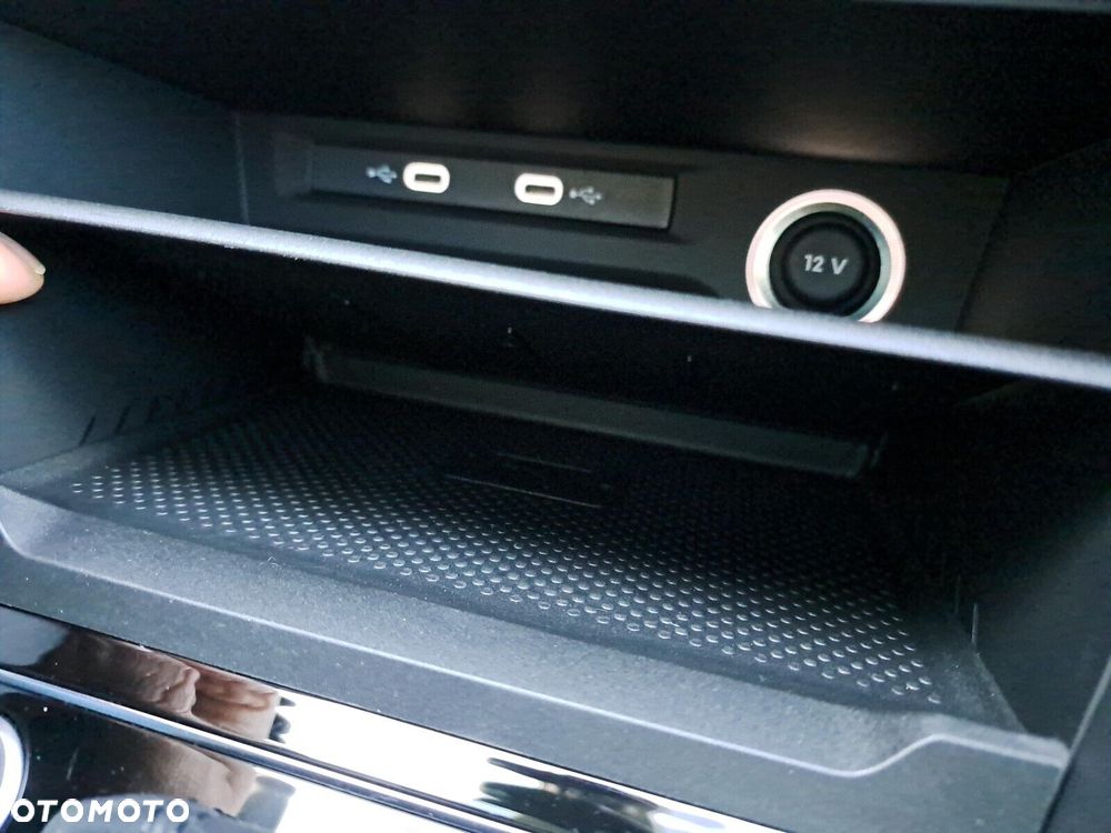 Volkswagen Touran - 32