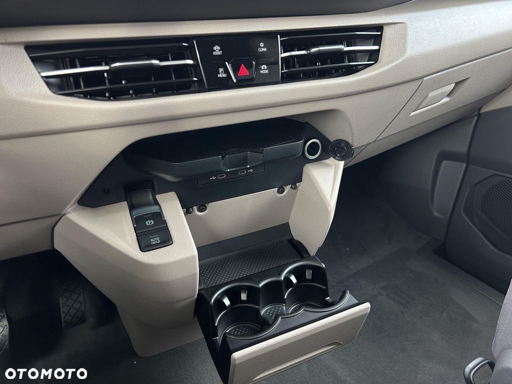 Volkswagen Multivan - 34
