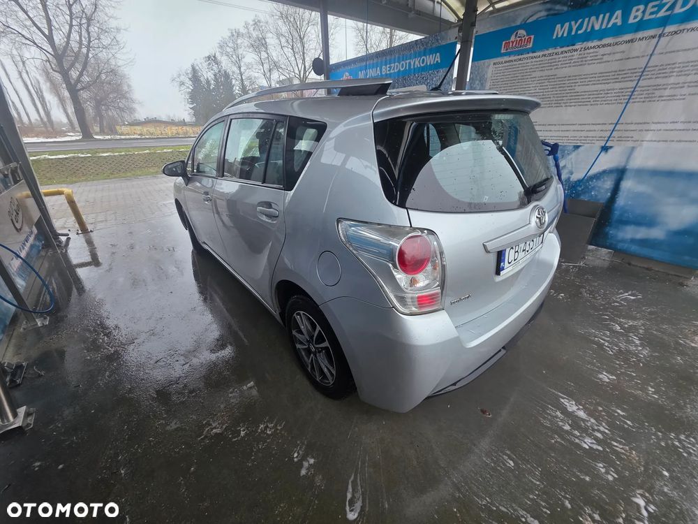 Toyota Verso 1.8 Edition - 4