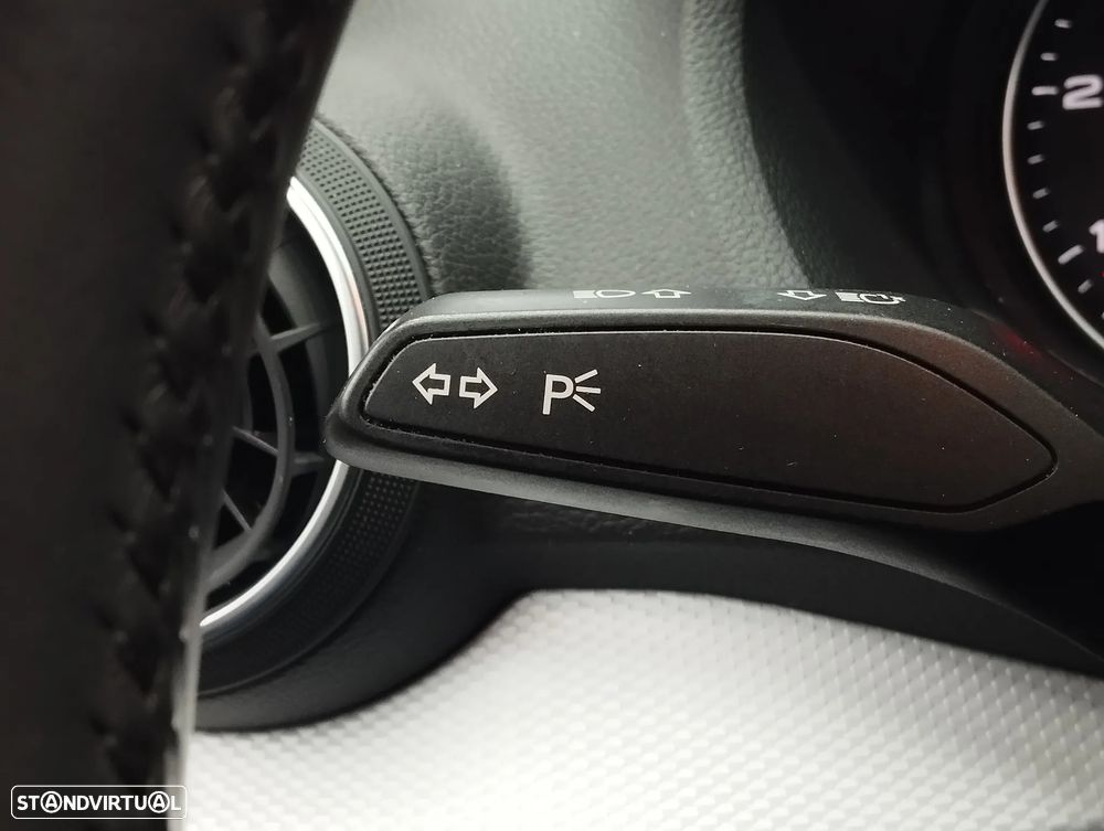 Audi Q2 30 TDI Design S tronic - 24