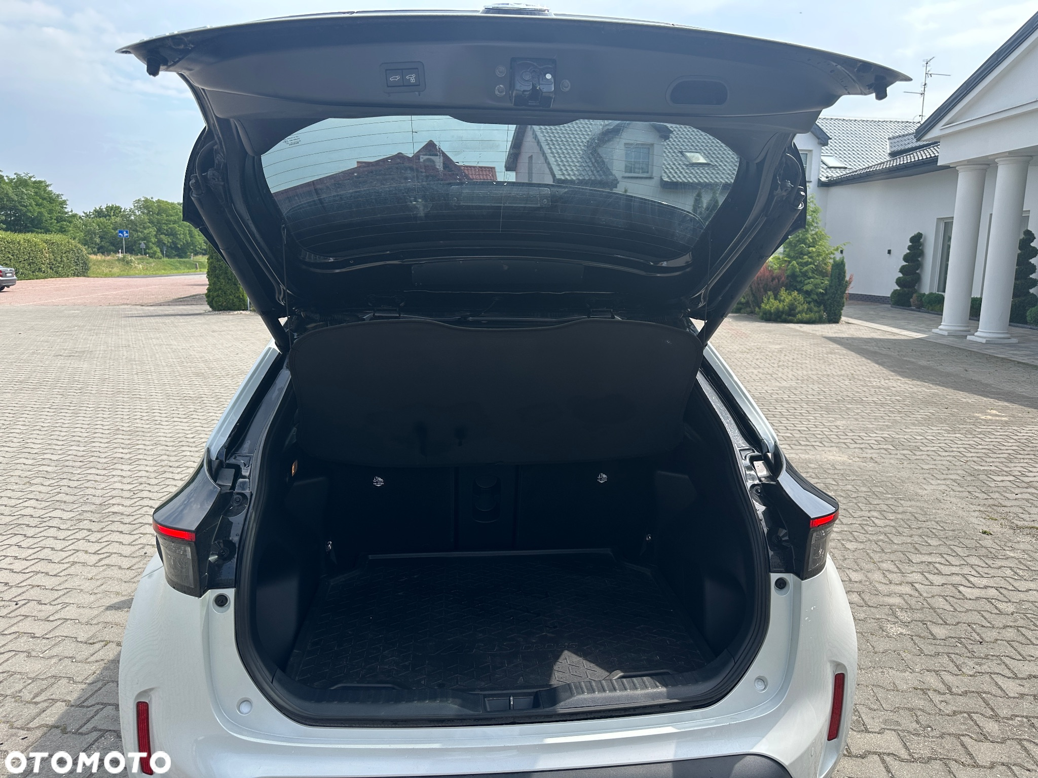 Toyota Yaris Cross Hybrid 130 1.5 VVT-i GR Sport - 28