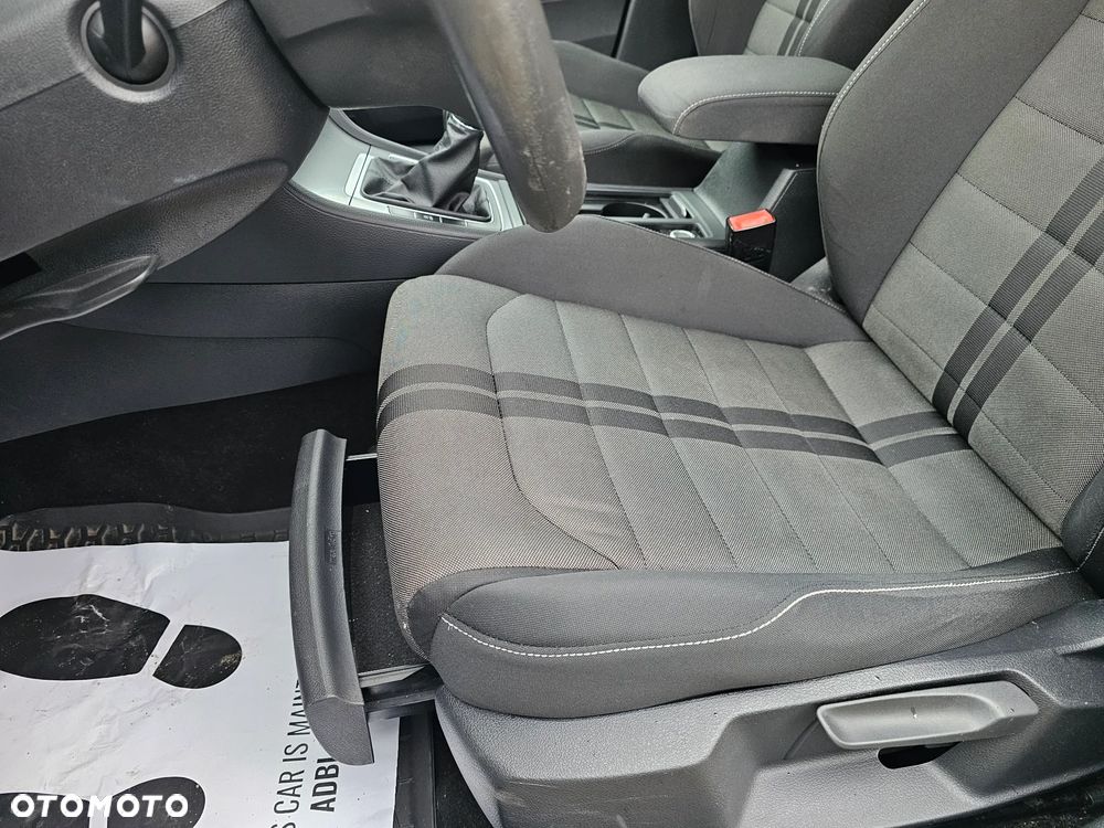 Volkswagen Golf VII 1.6 TDI BlueMotion Trendline - 18