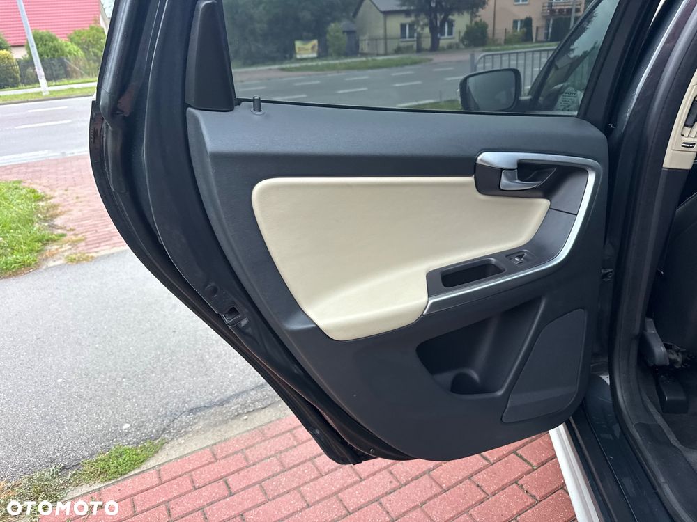 Volvo XC 60 D5 AWD RDesign - 13