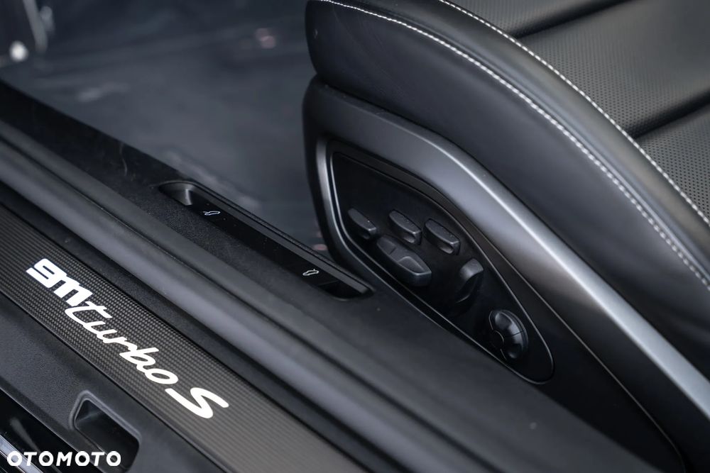 Porsche 911 Turbo S - 25