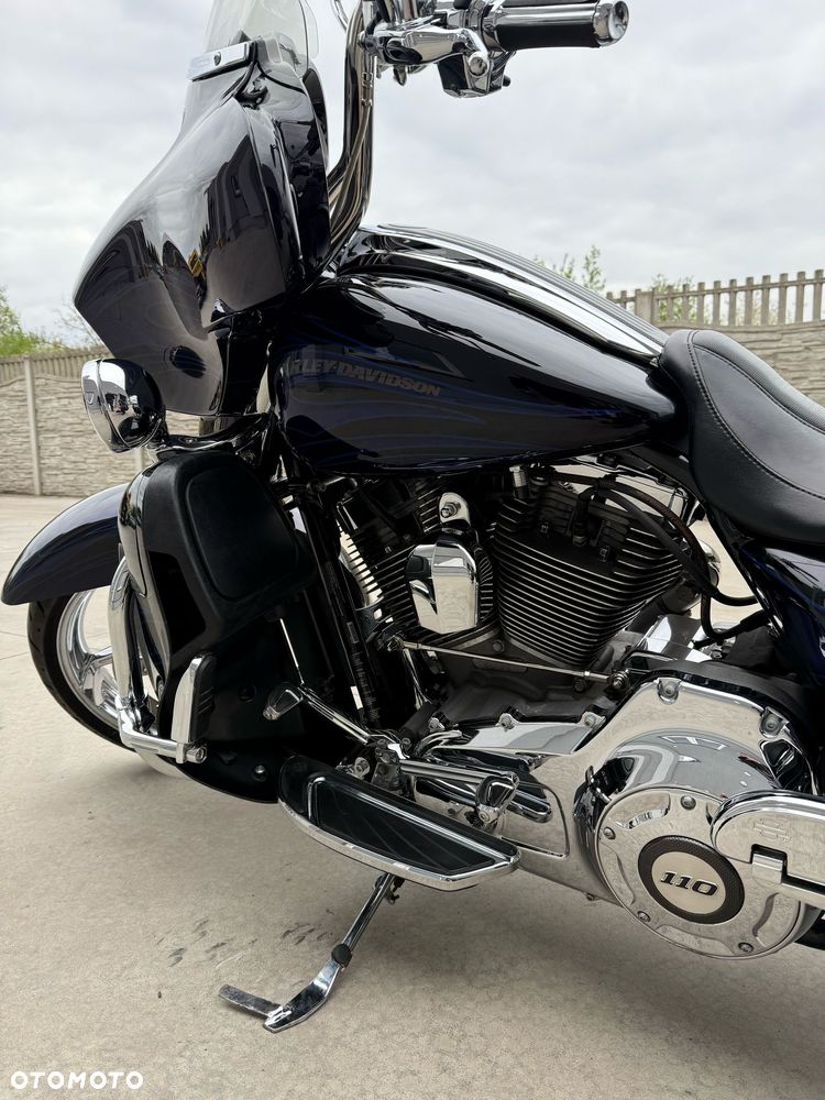 Harley-Davidson CVO Street Glide - 6
