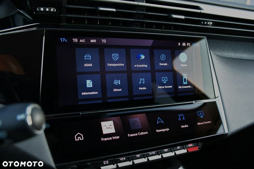 Peugeot 308 1.6 Hybrid PHEV Allure Pack EAT8 - 28