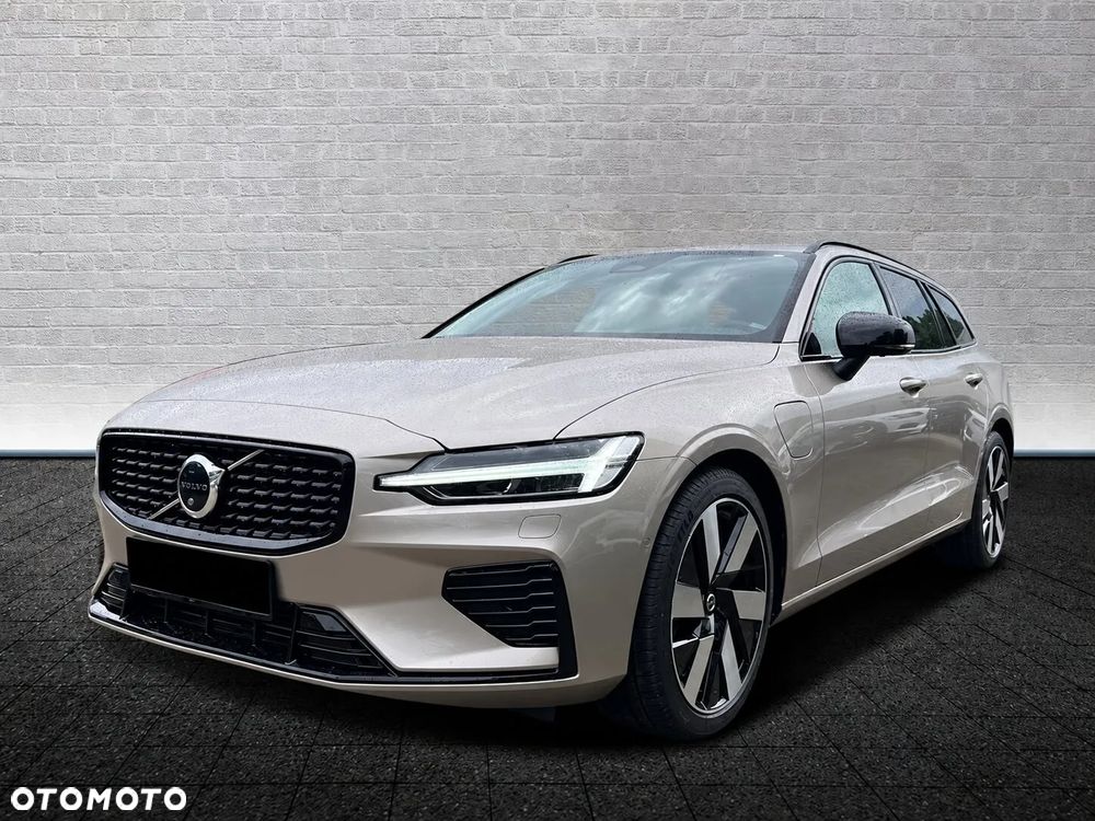 Volvo V60 T6 AWD Ultra Dark - 1