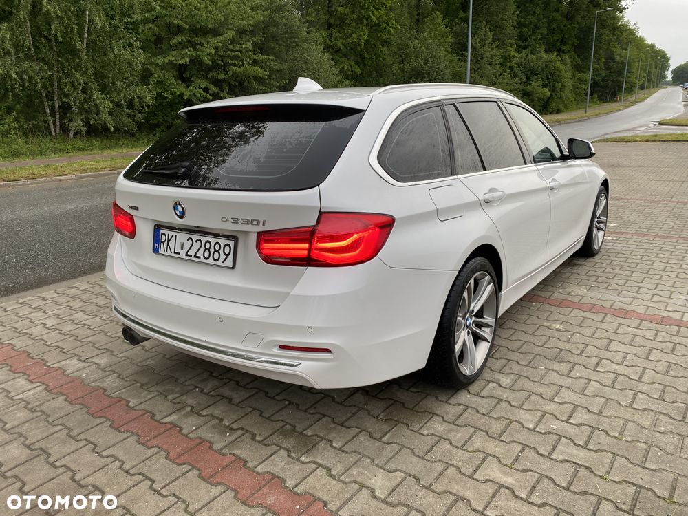 BMW Seria 3 330i xDrive Luxury Line - 6
