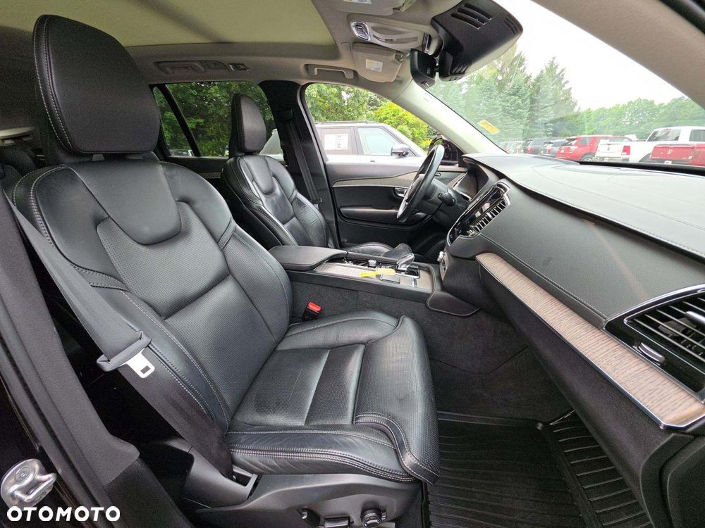 Volvo XC 90 - 7