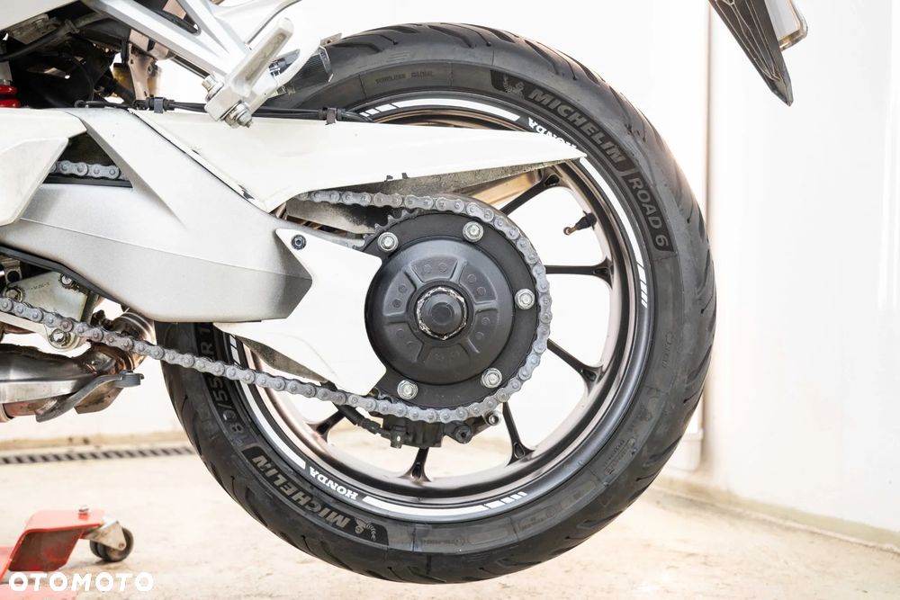 Honda VFR - 36