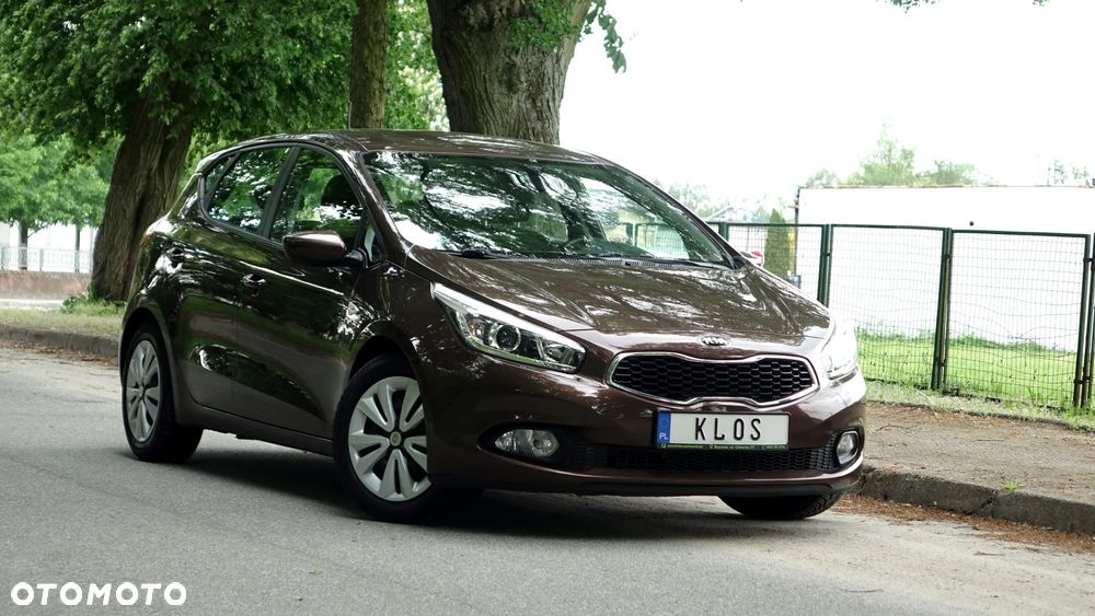 Kia Ceed - 40