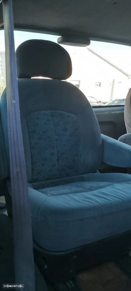 Hyundai H-1 Starex - 12