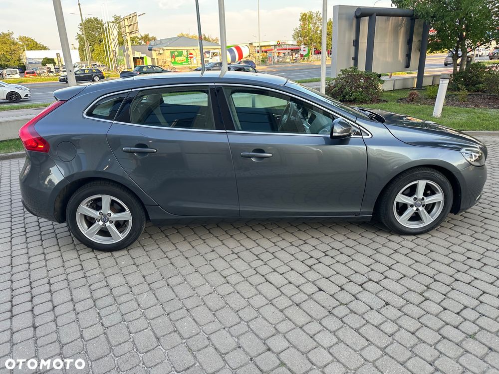 Volvo V40 D2 Momentum - 9