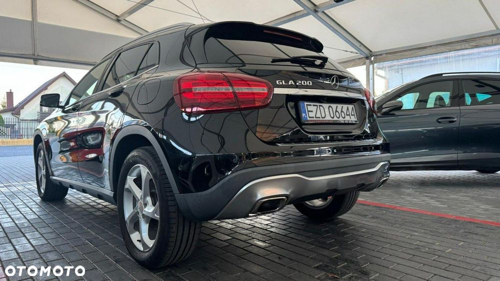 Mercedes-Benz GLA - 34