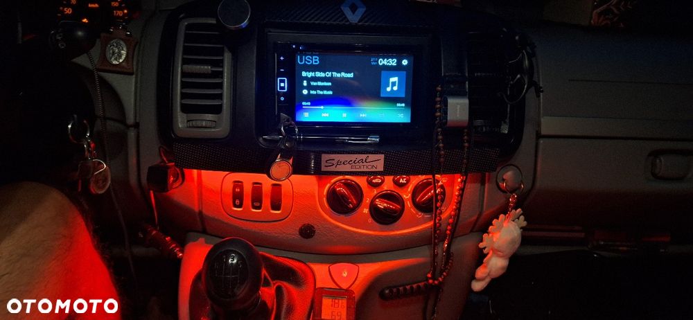 Renault Trafic - 15