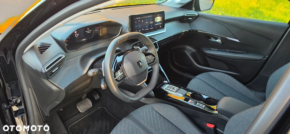 Peugeot 208 - 11