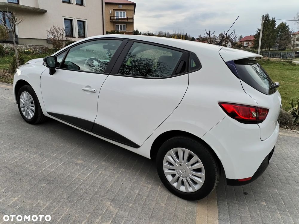 Renault Clio - 36