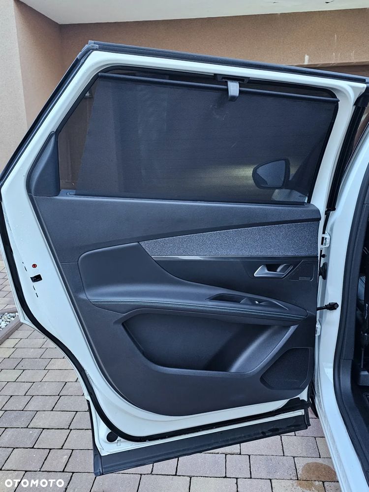 Peugeot 5008 1.5 BlueHDi Allure S&S EAT8 - 28