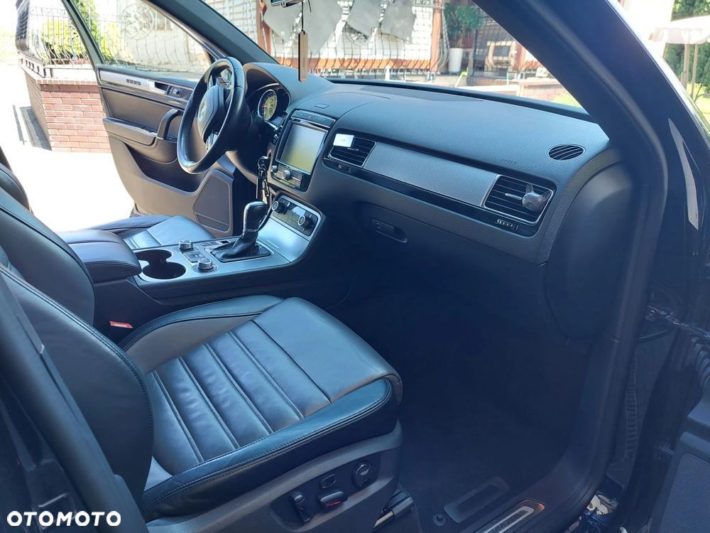 Volkswagen Touareg 3.0 V6 TDI BMT Perfectline R-Style - 22