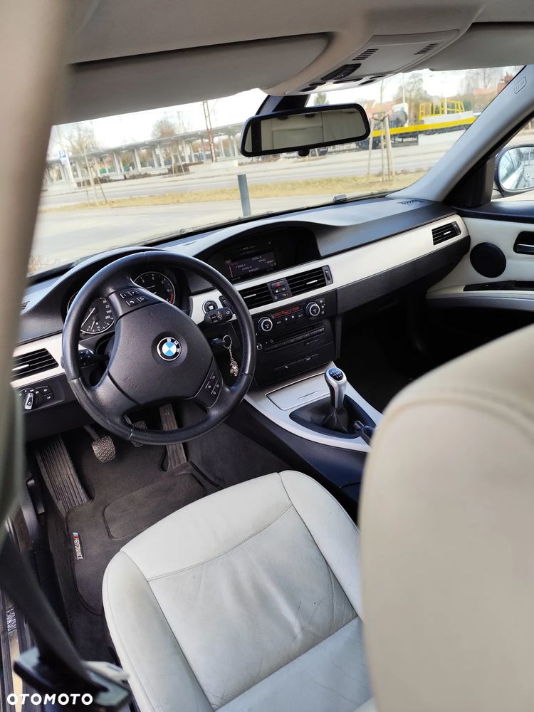 BMW Seria 3 - 36