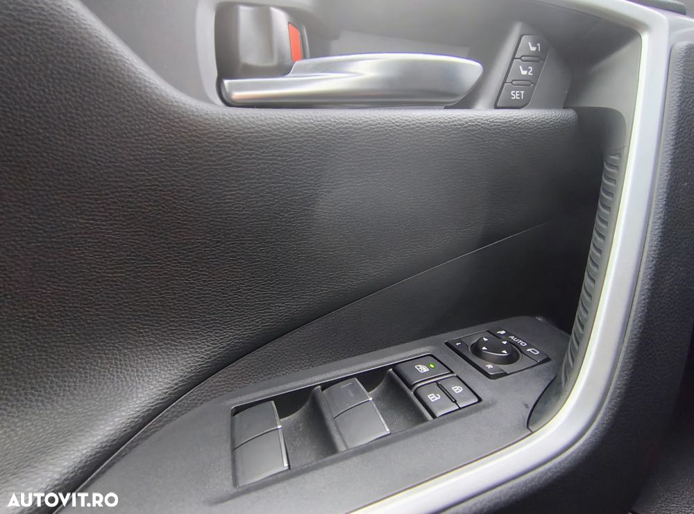 Toyota RAV4 2.5 VVT-iE 4x4 Luxury - 13