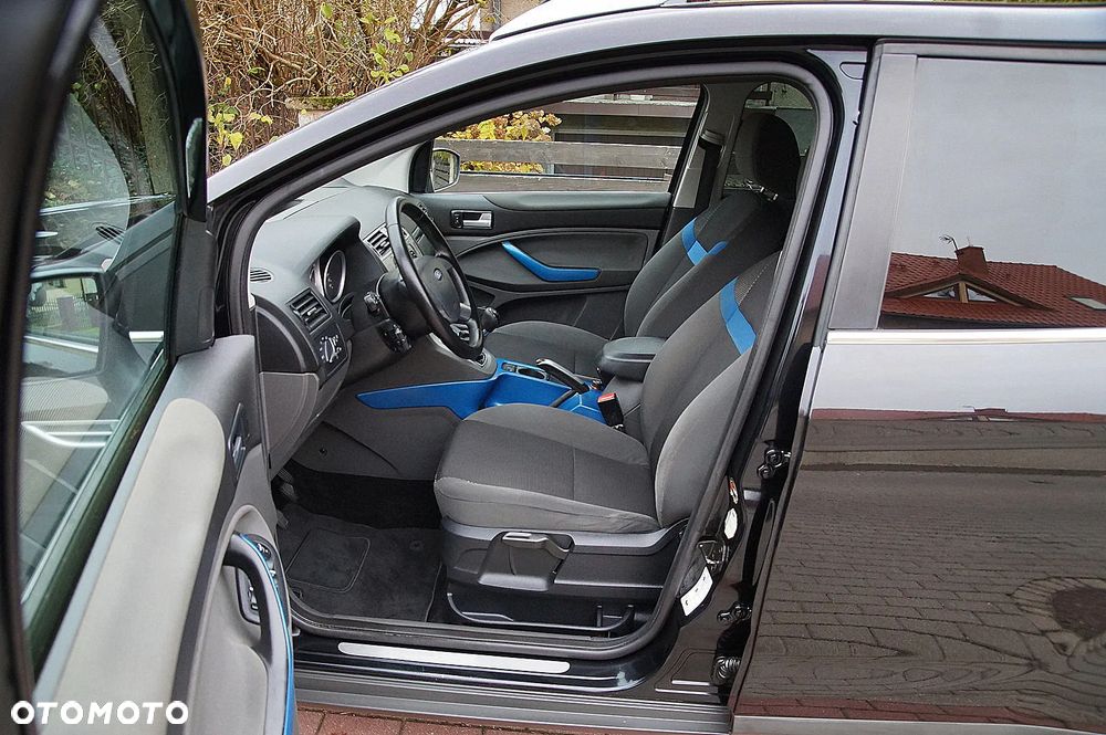 Ford Kuga 2.0 TDCi 2x4 Titanium - 14