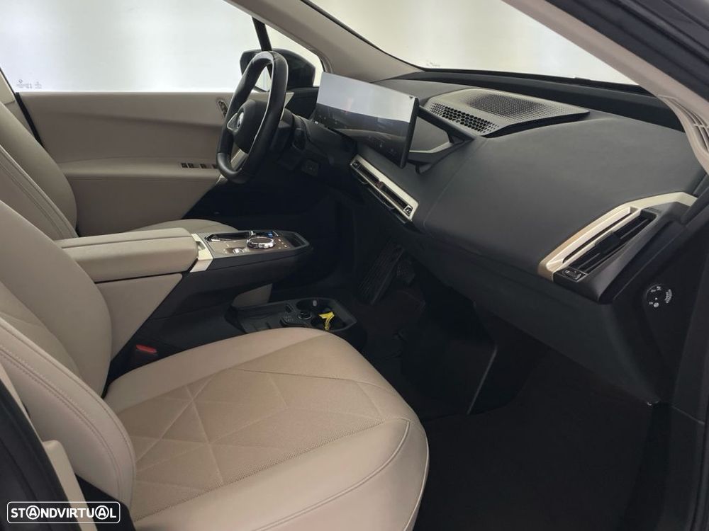 BMW iX xDrive 40 Pack Desportivo - 21