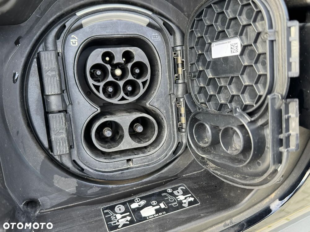 Mercedes-Benz EQA - 24