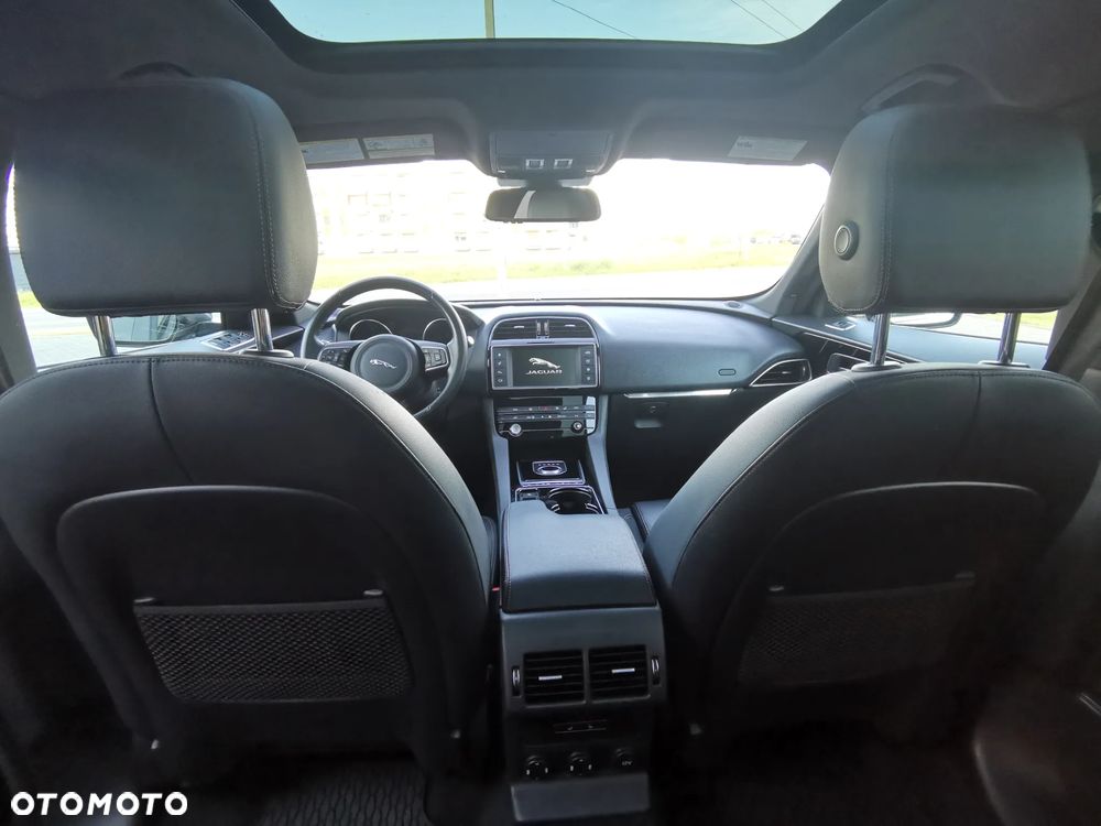 Jaguar F-Pace 35t AWD Prestige - 26