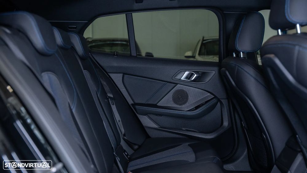 BMW 116 d Pack Desportivo M Auto - 23