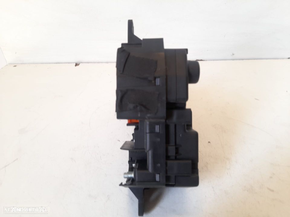 CAIXA FUSÍVEIS ORIGINAL 6906588 BMW SERIE 5 E60 E61 - 6