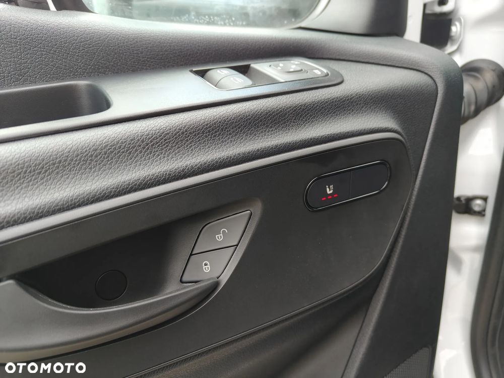 Mercedes-Benz Sprinter - 14