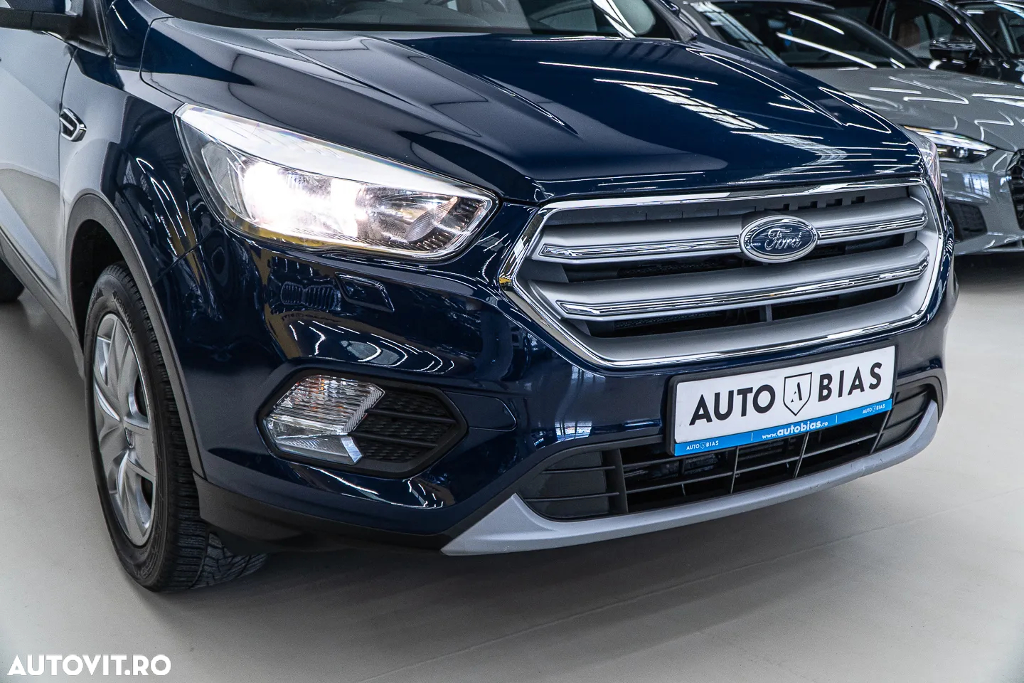 Ford Kuga 2.0 TDCi 4WD Powershift Titanium - 38
