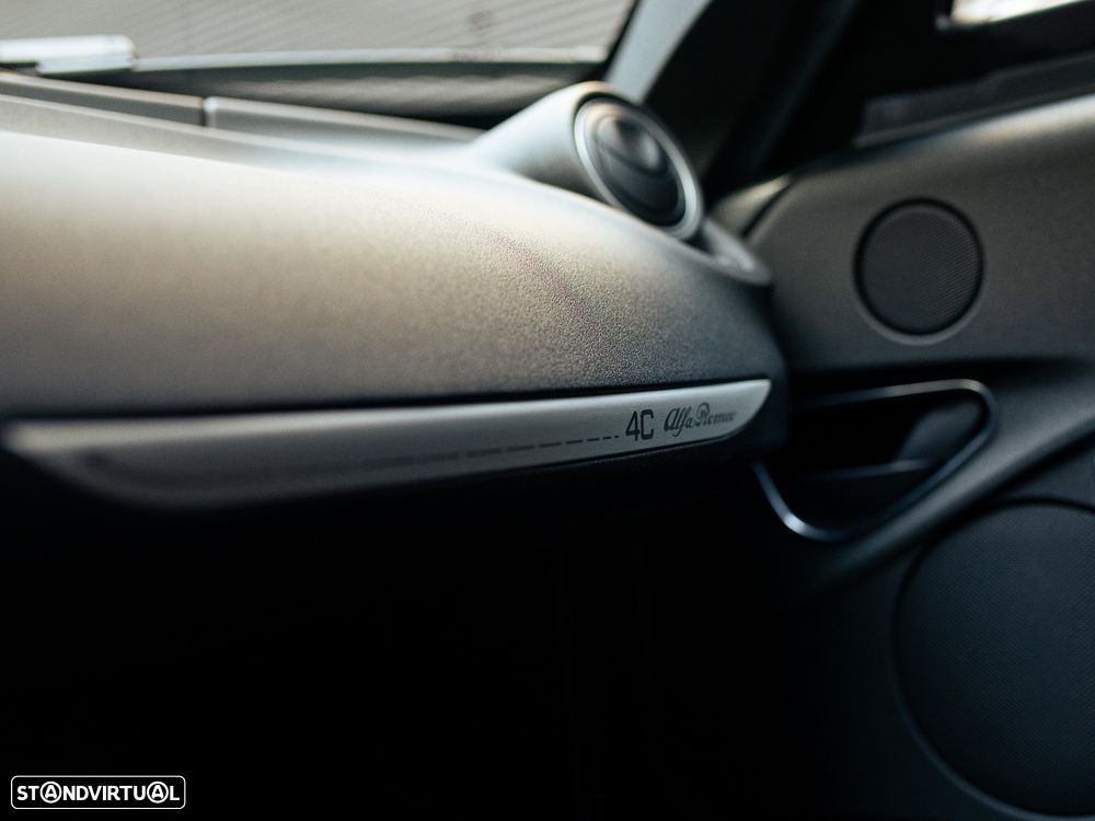 Alfa Romeo 4C 1750 TBi - 31